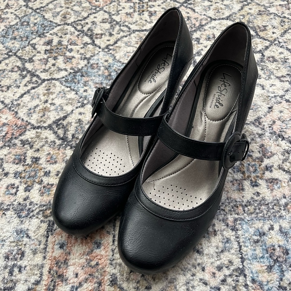 Life Stride Women's Rozz Black Mary Jane Heels